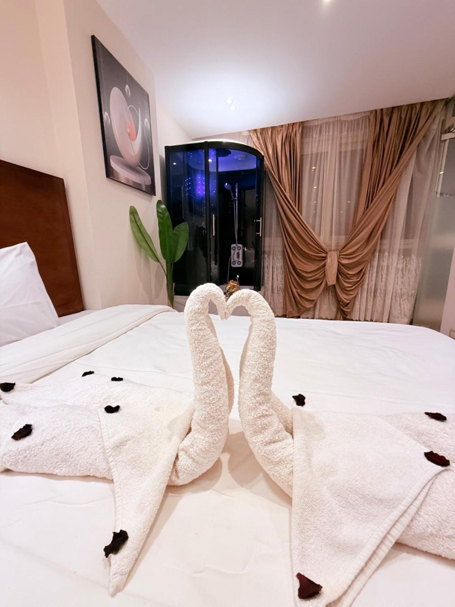 Topaz Pyramids View Inn Kafrat al Jabal Екстер'єр фото